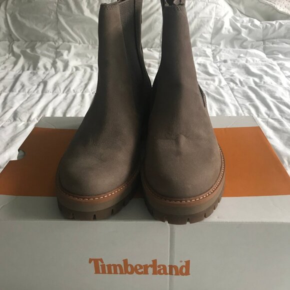 Courmayeur Valley Timberland Chelsea Boot in Taupe Nubuck- New in Box! - Picture 4 of 6